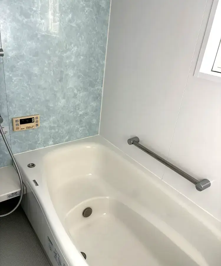 浴室クリーニングの様子